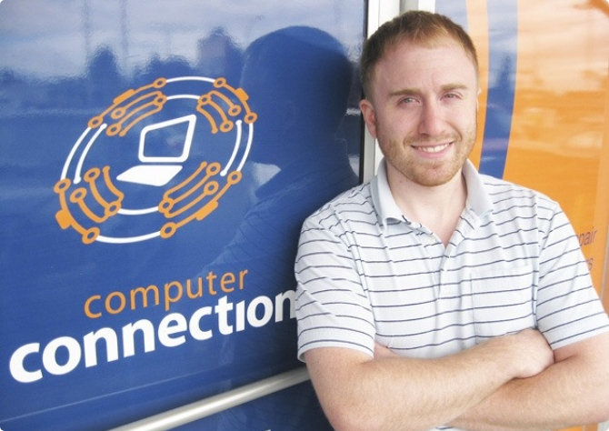 David Joiner starts Computer Connection in Seattle, Washington.